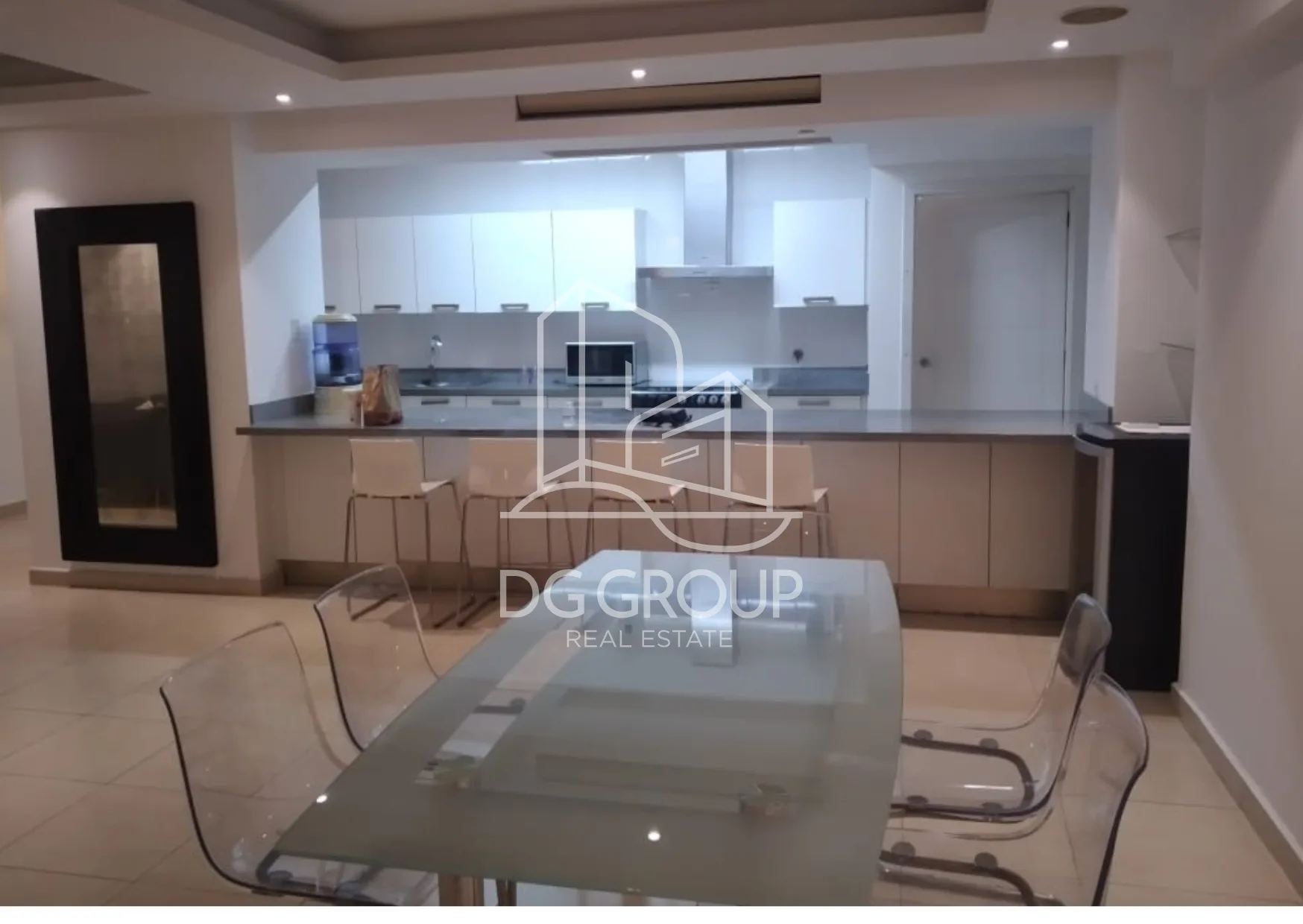 Alquiler de apartamento en Avenida Balboa  en Ciudad de Panamá – 275 m², 3 recámaras – foto 3 de 8