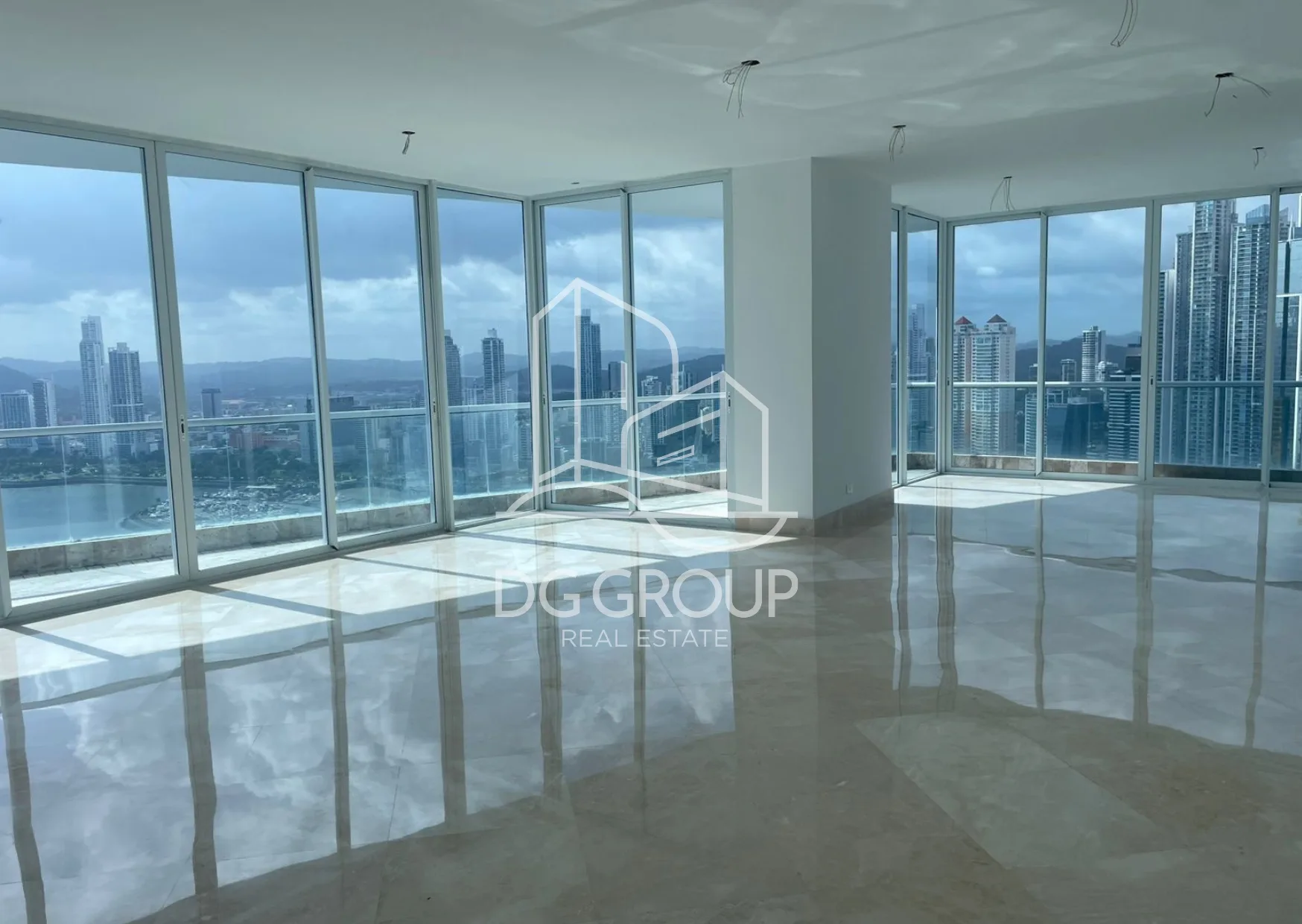 Apartment for Rent in Punta Paitilla, PH The Point in Ciudad de Panamá – 822 m², 6 bedrooms – photo 1 of 8