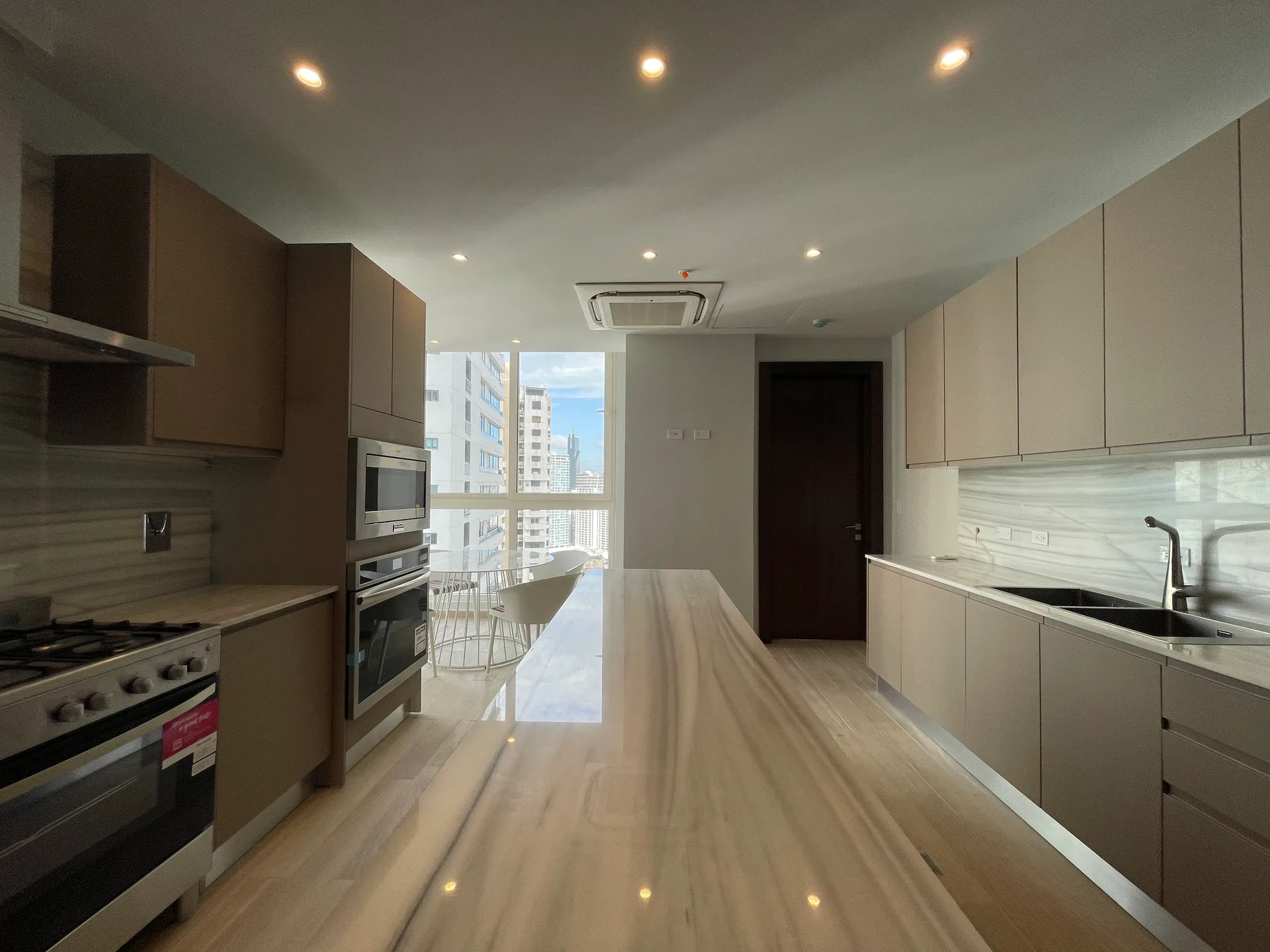 Alquiler de apartamento en Punta Paitilla The Towers   en Ciudad de Panamá – 329 m², 3 recámaras – foto 7 de 8