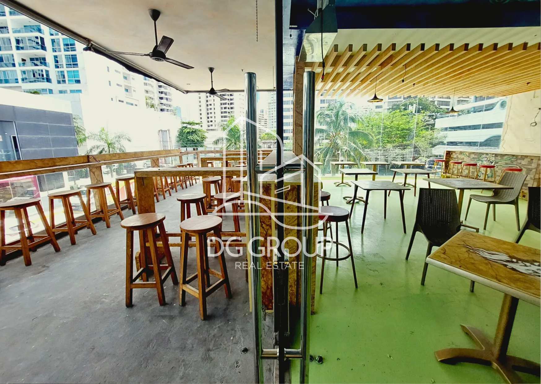 Alquiler de local comercial en Avenida Balboa en Ciudad de Panamá – 318 m² – foto 2 de 8