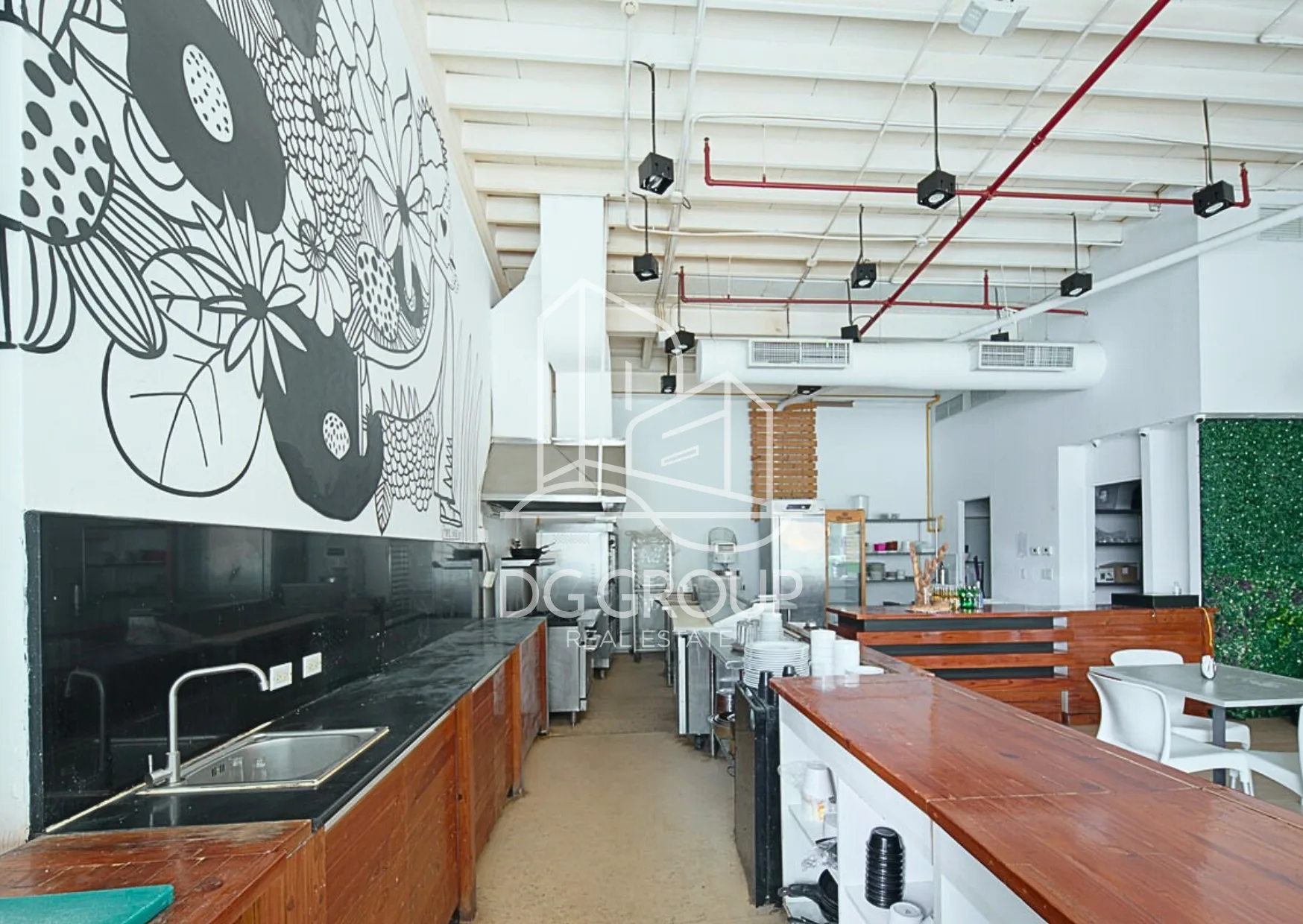 Alquiler de local comercial en Avenida Balboa en Ciudad de Panamá – 147 m² – foto 7 de 8