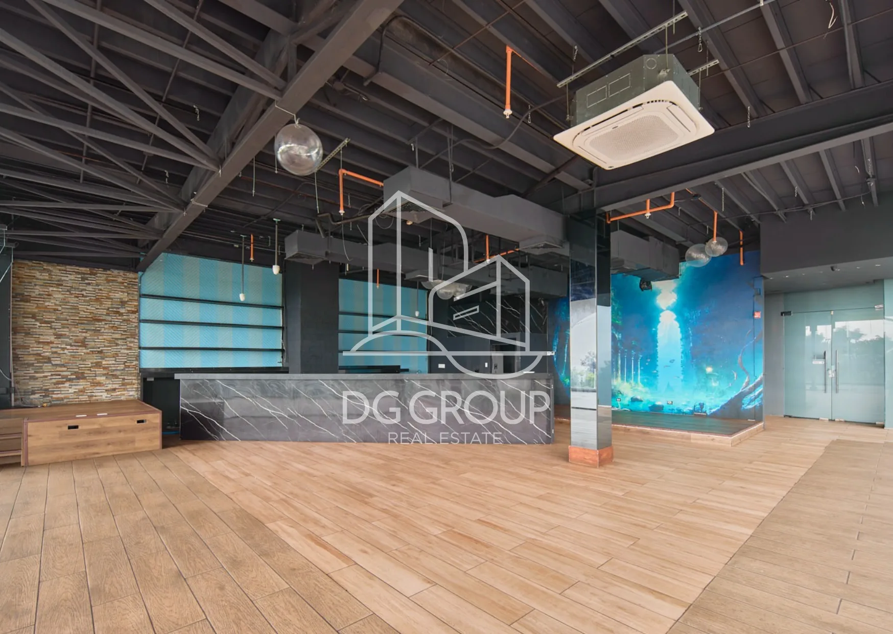 Alquiler de local comercial en Avenida Balboa en Ciudad de Panamá – 339 m² – foto 2 de 8