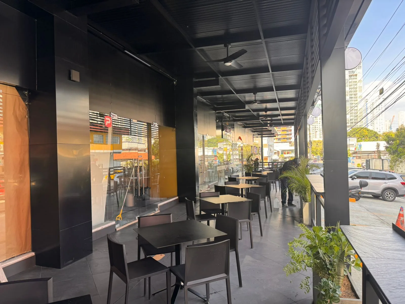 Alquiler de local comercial en San Francisco Plaza 68 Strip en Ciudad de Panamá – 112 m² – foto 1 de 8