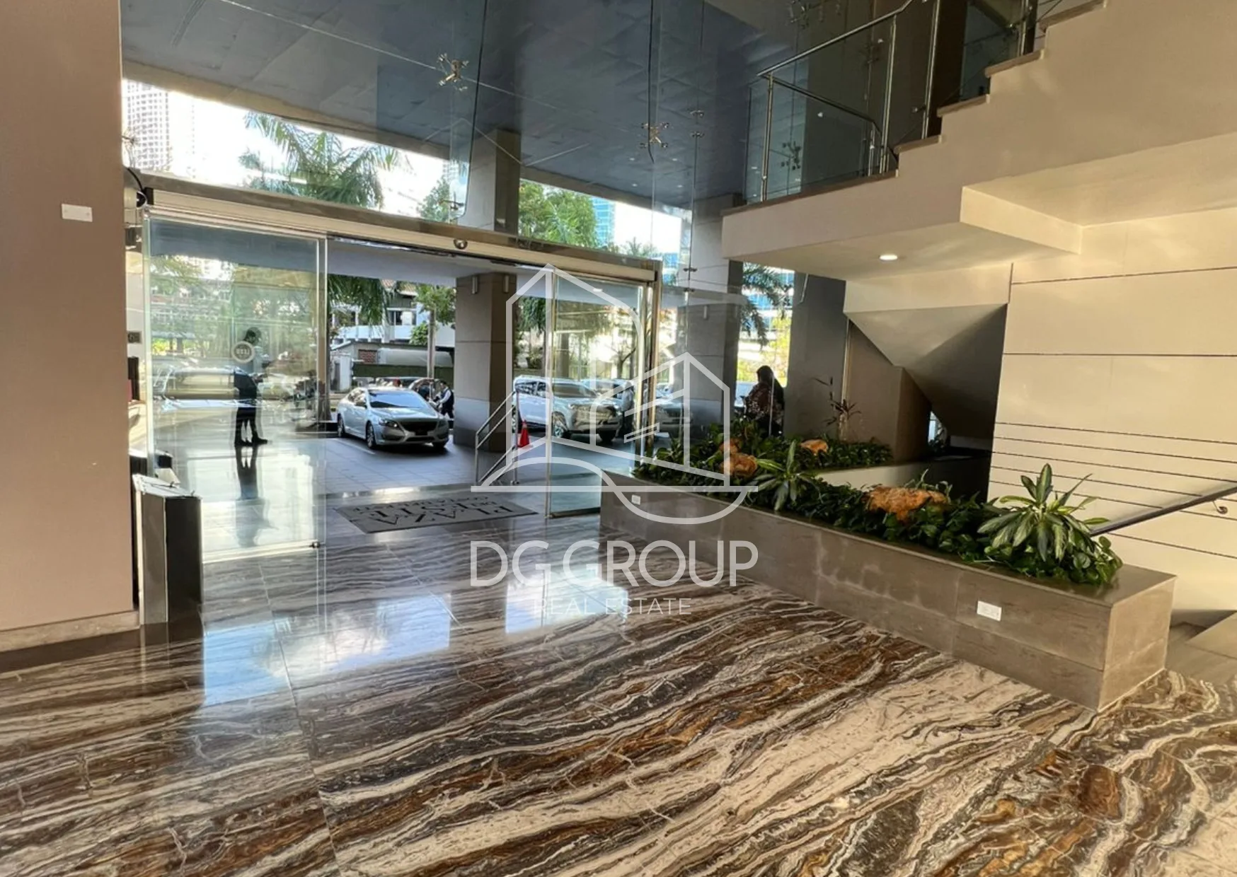 Alquiler de local en Costa del Este Plaza del Este en Ciudad de Panamá – 325 m² – foto 2 de 8
