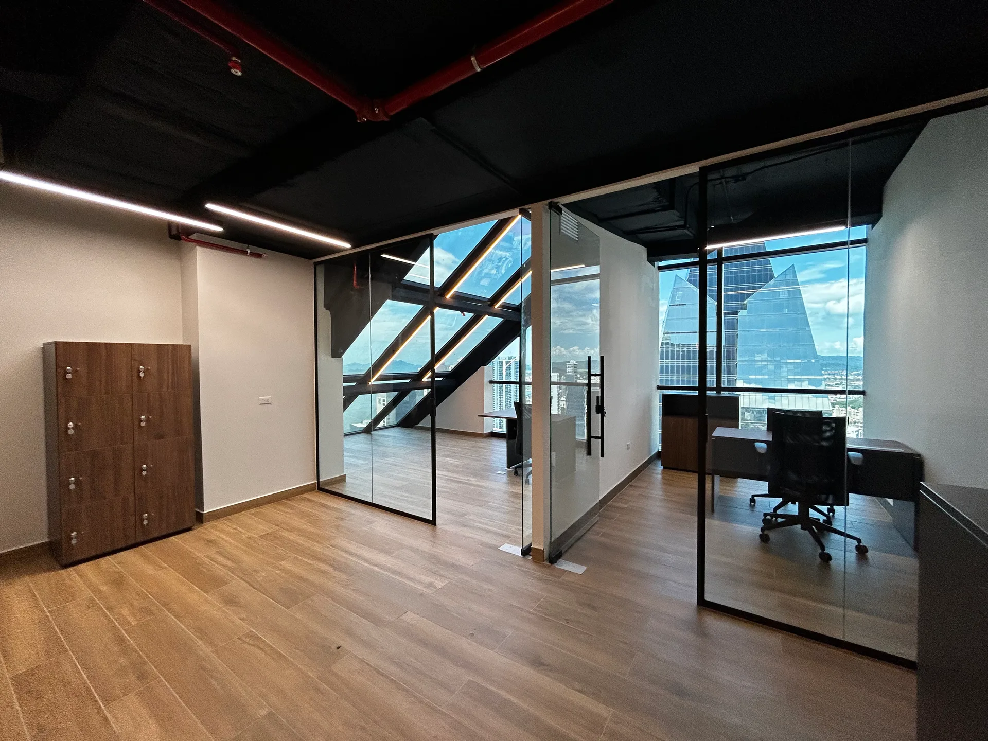 Alquiler de oficina Calle 50 Towers Financial Center  en Ciudad de Panamá – 154 m² – foto 2 de 8