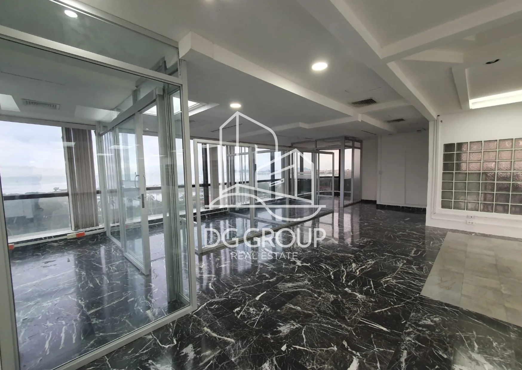 Alquiler de oficina en Avenida Balboa Torre BAC en Ciudad de Panamá – 250 m² – foto 1 de 8