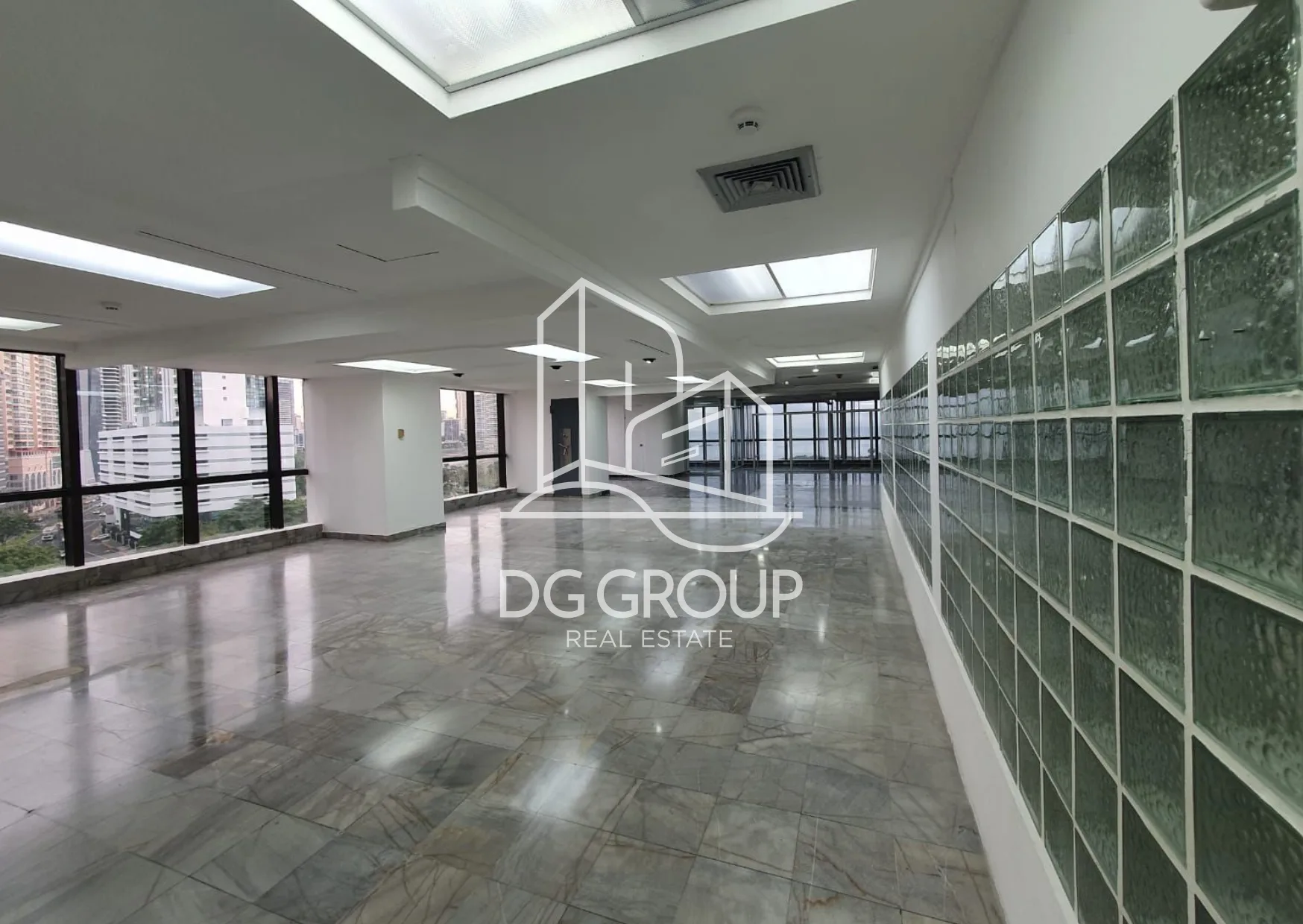 Alquiler de oficina en Avenida Balboa Torre BAC en Ciudad de Panamá – 250 m² – foto 3 de 8
