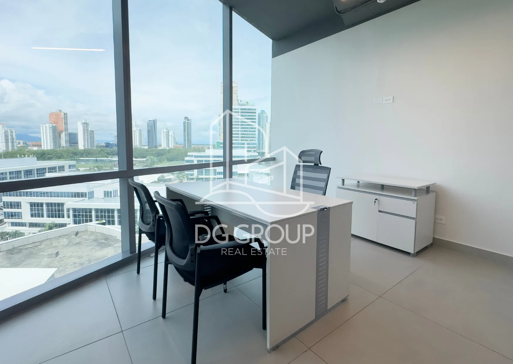 Office for Rent at Costa del Este Financial Park in Ciudad de Panamá – 108 m² – photo 1 of 8
