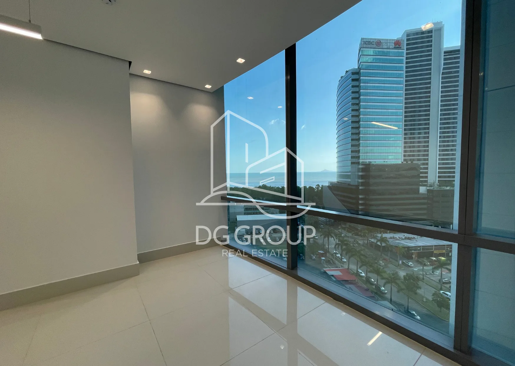 Alquiler de oficina en Costa del Este Financial Park en Ciudad de Panamá – 140 m² – foto 1 de 8