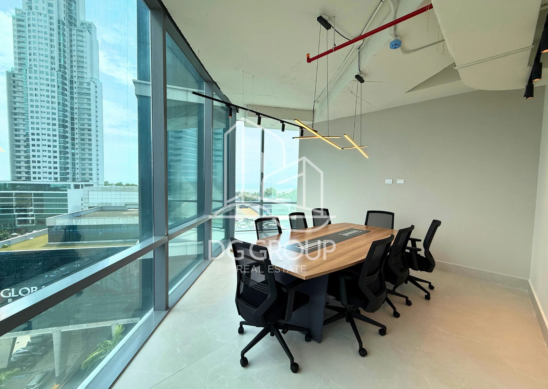 Alquiler de oficina en Costa del Este PH Financial Park en Ciudad de Panamá – 258 m² – foto 2 de 8