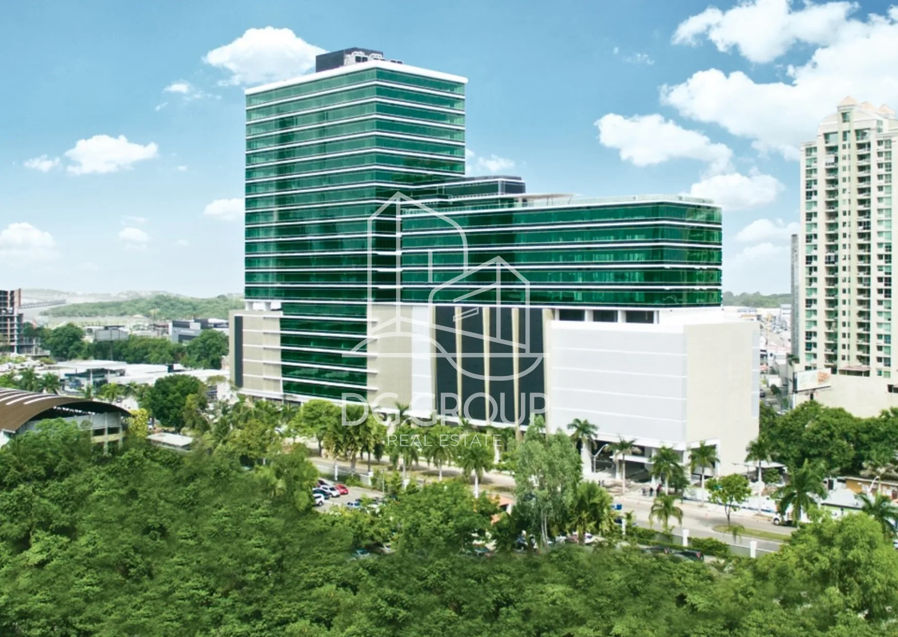 Alquiler de oficina en Costa del Este Plaza del Este en Ciudad de Panamá – 340 m² – foto 8 de 8