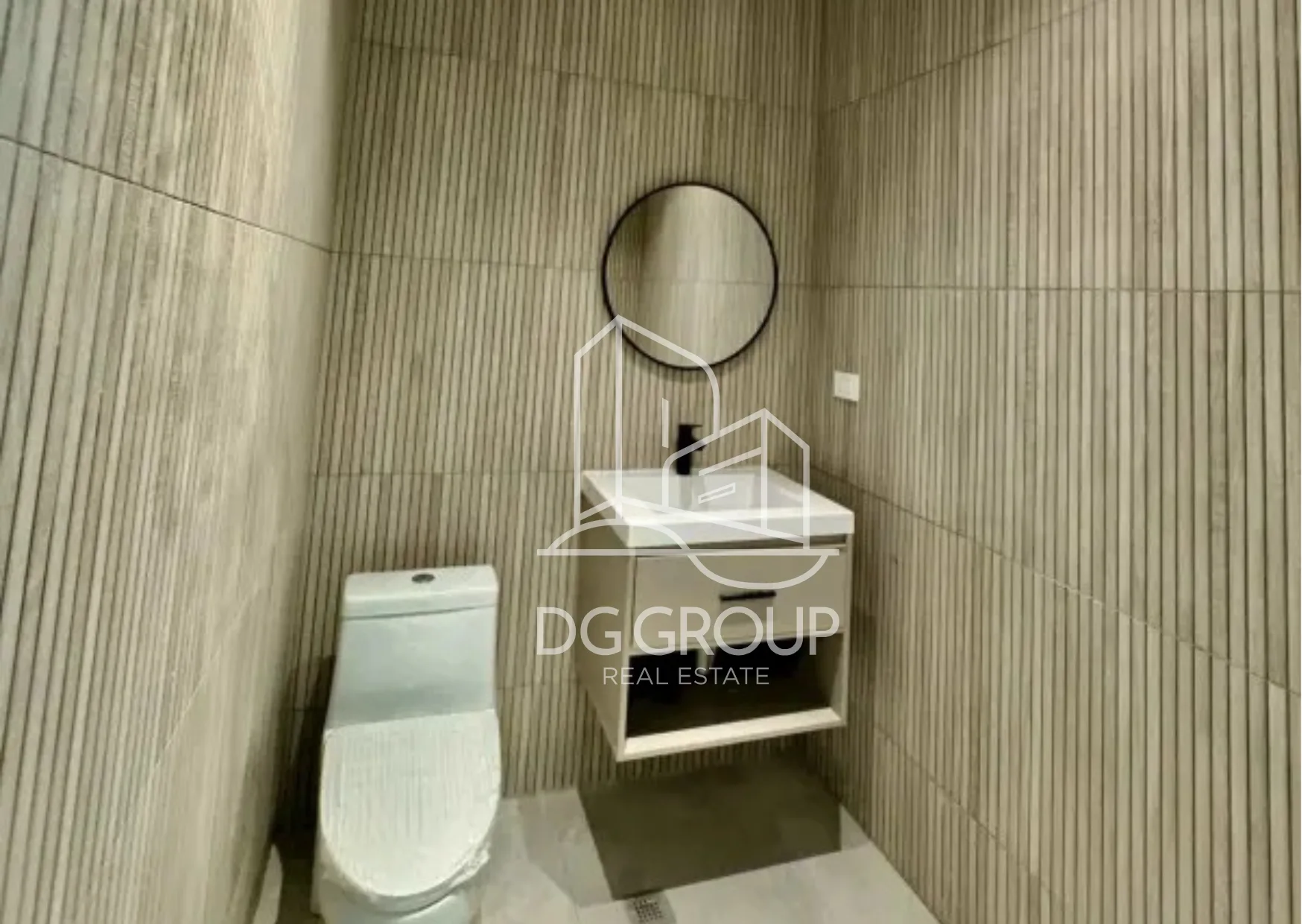 Alquiler de Oficina en Obarrio en Ciudad de Panamá – 246 m² – foto 7 de 8