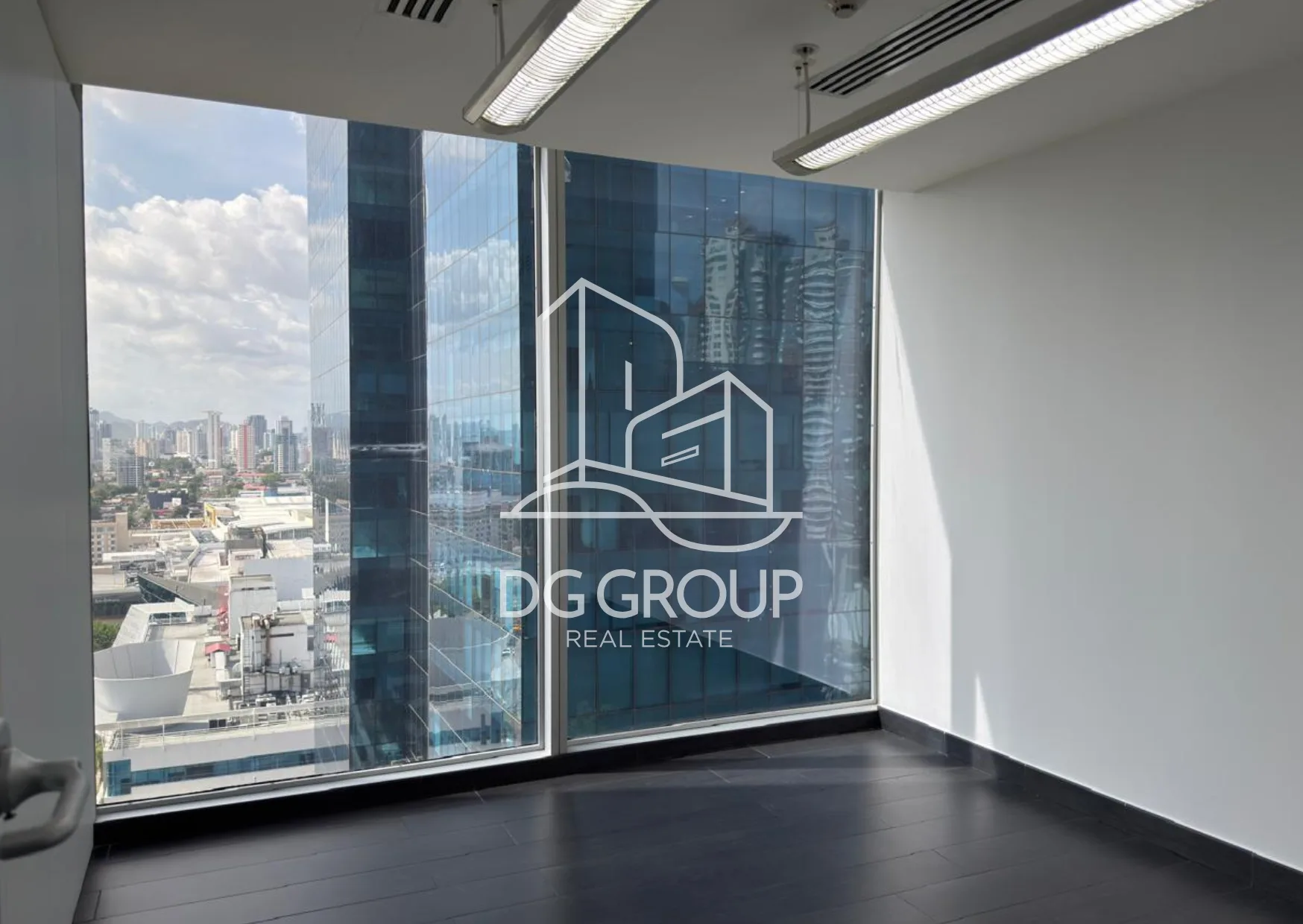 Alquiler de oficina en Punta Pacífica Oceanía Business en Ciudad de Panamá – 112 m² – foto 3 de 8