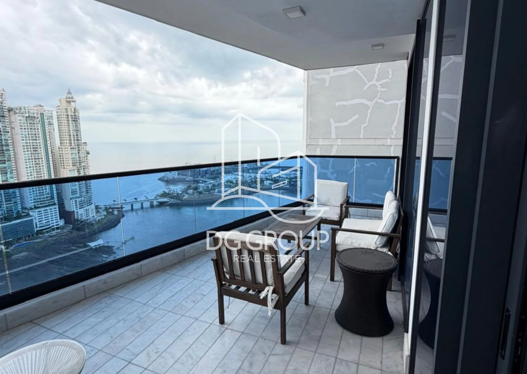 Alquiler de Penthouse en Punta Paitilla PH Ocean Front en Ciudad de Panamá – 320 m², 3 recámaras – foto 1 de 8