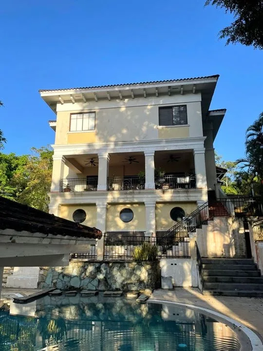House for Sale in Camino de Cruces en Ciudad de Panamá – 1246 m², 4 recámaras – foto 5 de 8