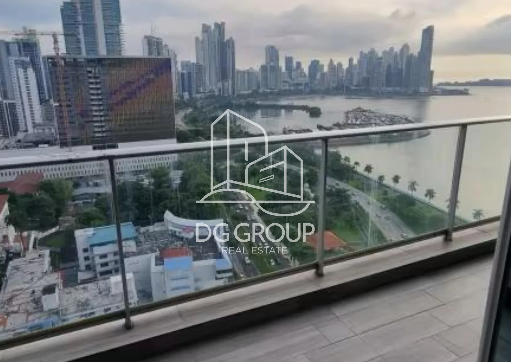 VENTA APARTAMENTO EN AVENIDA BALBOA  en Ciudad de Panamá – 97 m², 1 recámaras – foto 1 de 8