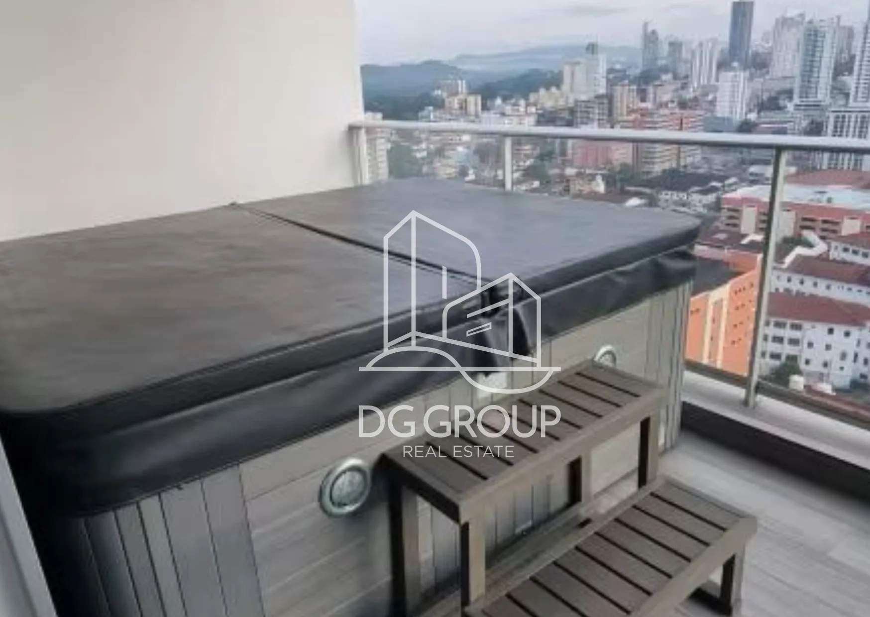 VENTA APARTAMENTO EN AVENIDA BALBOA  en Ciudad de Panamá – 97 m², 1 recámaras – foto 2 de 8