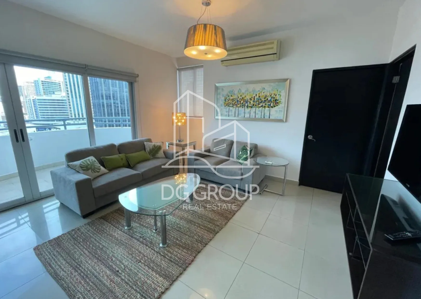 Venta de apartamento amoblado en Obarrio en Ciudad de Panamá – 134 m², 3 recámaras – foto 1 de 8
