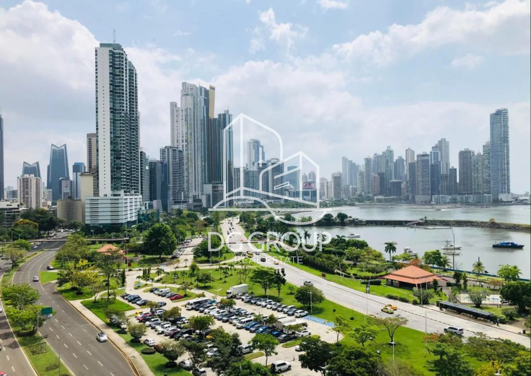 Venta de apartamento en Avenida Balboa PH Sky Residences en Ciudad de Panamá – 178 m², 2 recámaras – foto 1 de 8