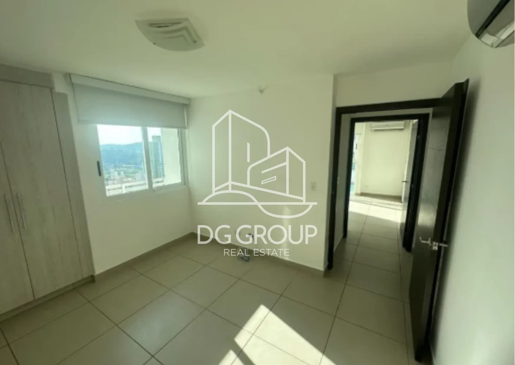 Venta de apartamento en Condado del Rey Kings Park en Ciudad de Panamá – 131 m², 4 recámaras – foto 2 de 8