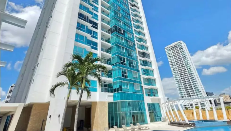 Apartment for Sale in Costa Del Este, PH Titanium in Ciudad de Panamá – 397 m², 3 bedrooms – photo 1 of 8