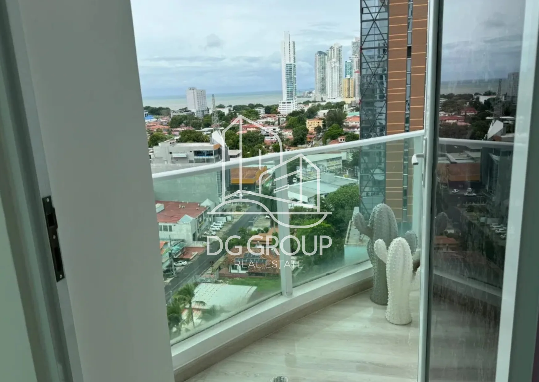 Venta de apartamento en San Francisco PH Cosmopolitan en Ciudad de Panamá – 98 m², 2 recámaras – foto 3 de 8