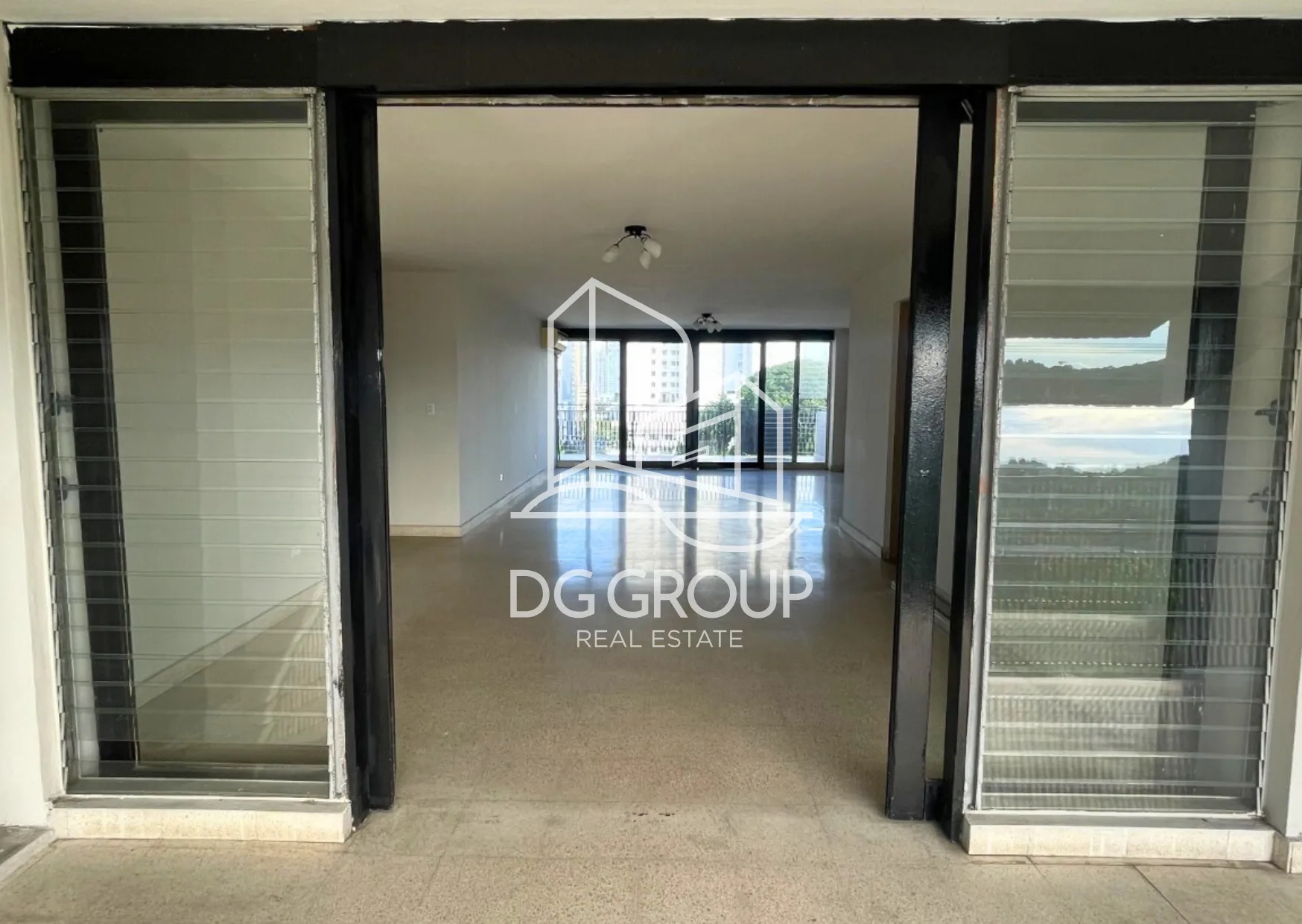 Venta de apartamento en Vía Argentina en Ciudad de Panamá – 232 m², 3 recámaras – foto 2 de 8