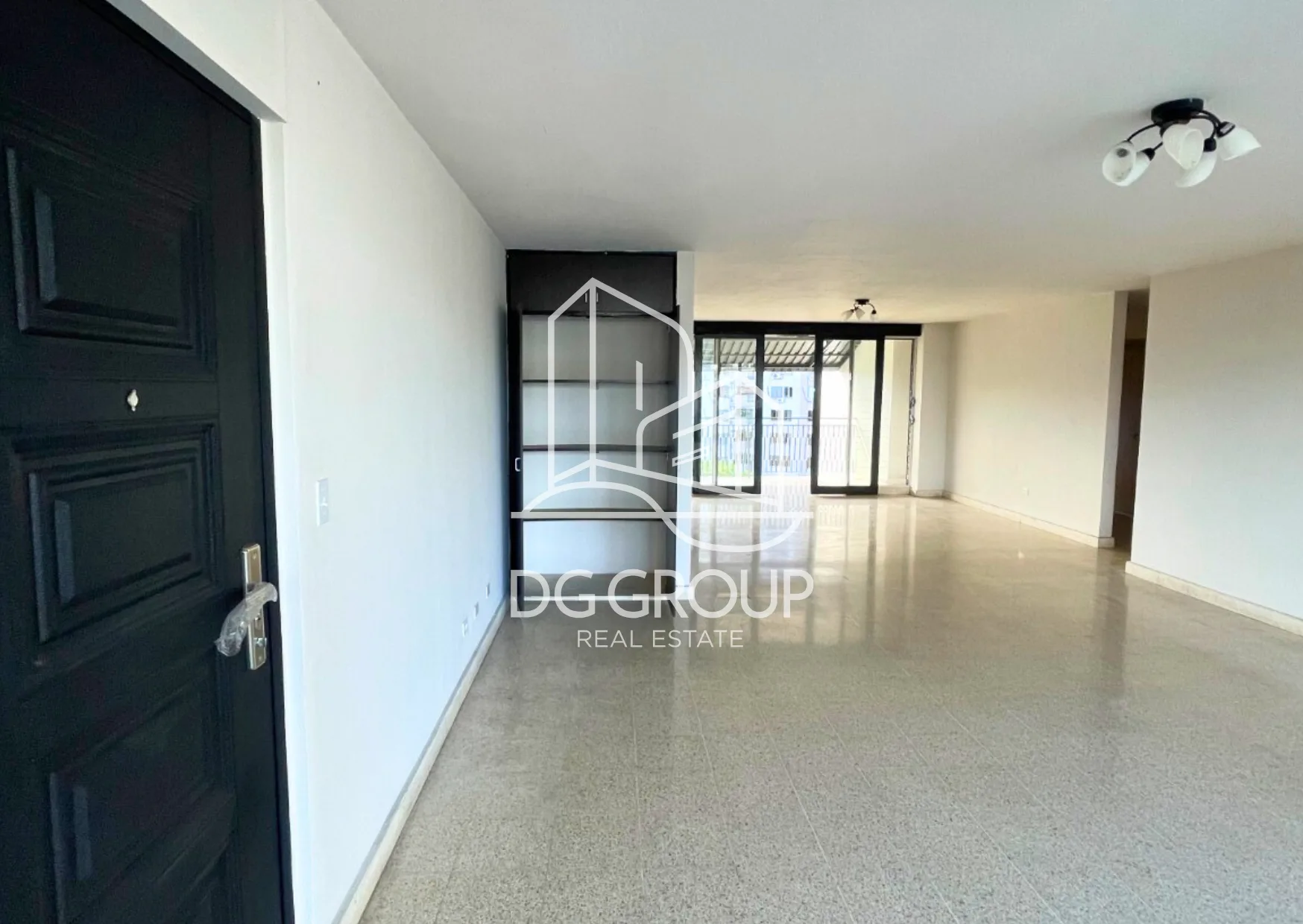 Venta de apartamento en Vía Argentina en Ciudad de Panamá – 232 m², 3 recámaras – foto 5 de 8