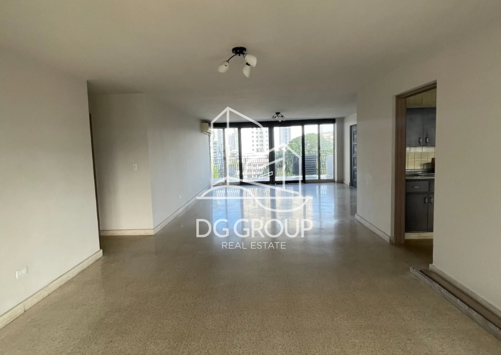 Venta de apartamento en Vía Argentina en Ciudad de Panamá – 232 m², 3 recámaras – foto 7 de 8