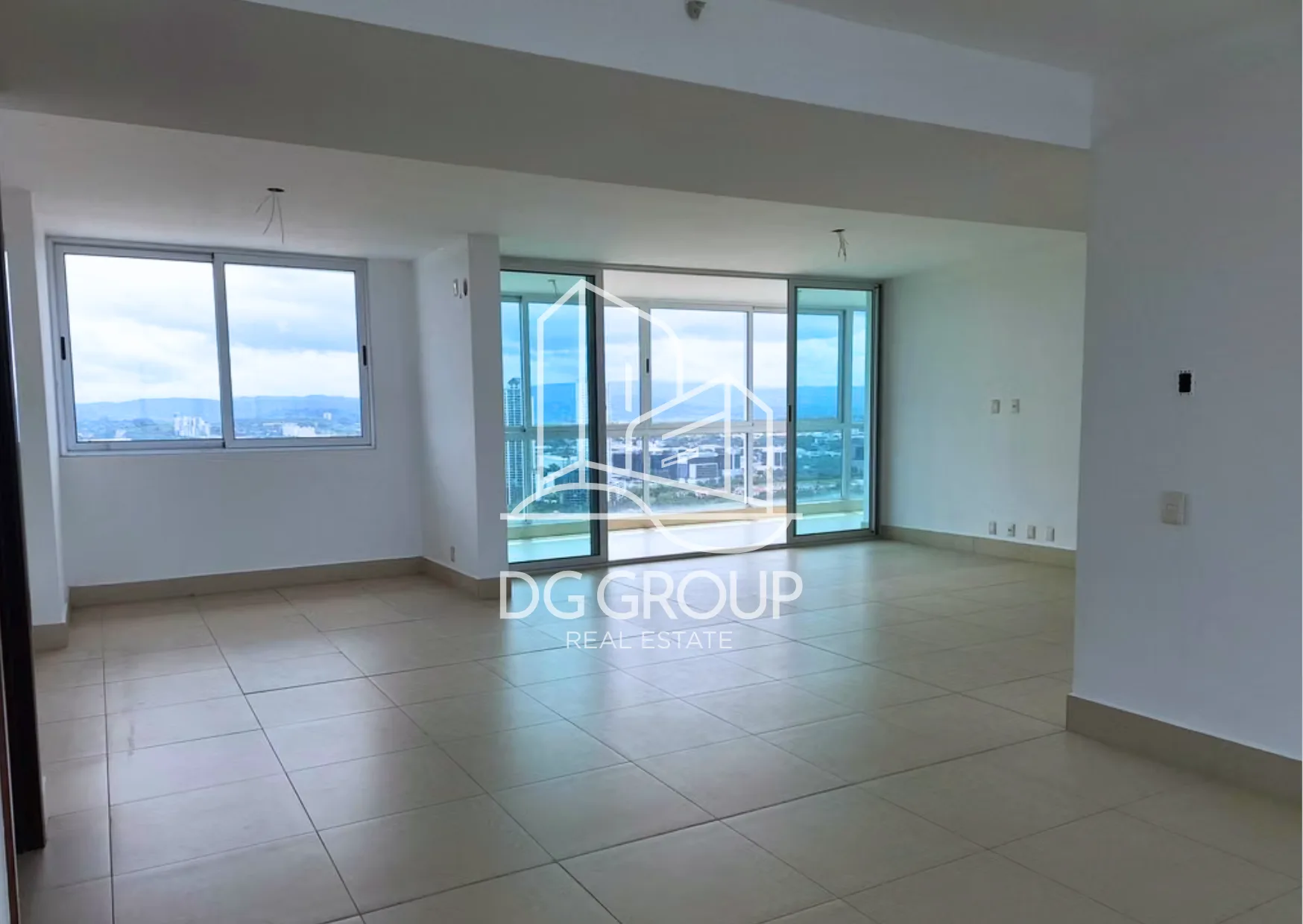 Venta de Apartamento PH Breeze en Ciudad de Panamá – 242 m², 3 recámaras – foto 1 de 8