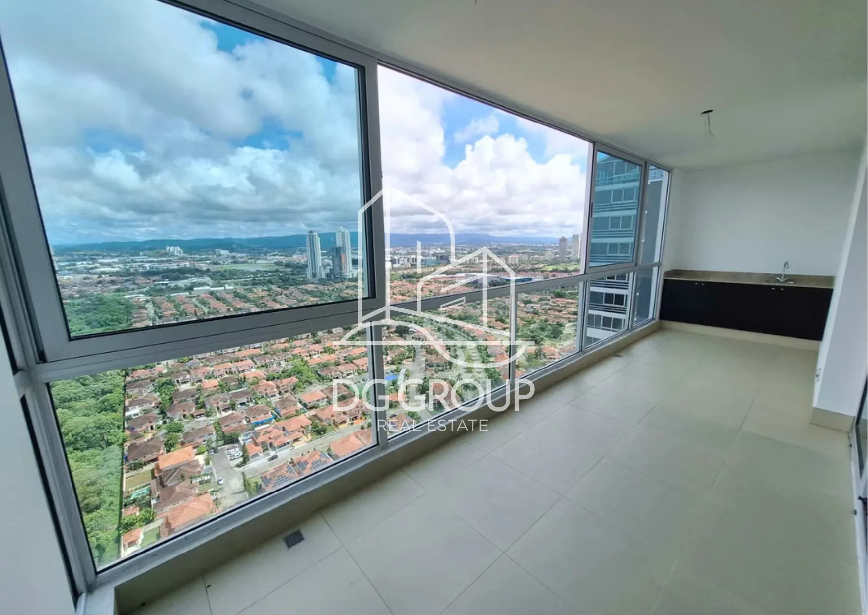 Venta de Apartamento PH Breeze en Ciudad de Panamá – 242 m², 3 recámaras – foto 3 de 8