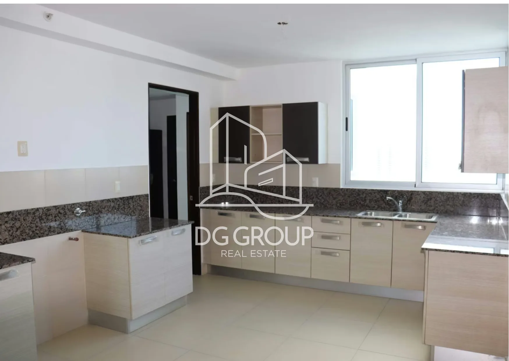 Venta de Apartamento PH Breeze en Ciudad de Panamá – 242 m², 3 recámaras – foto 4 de 8