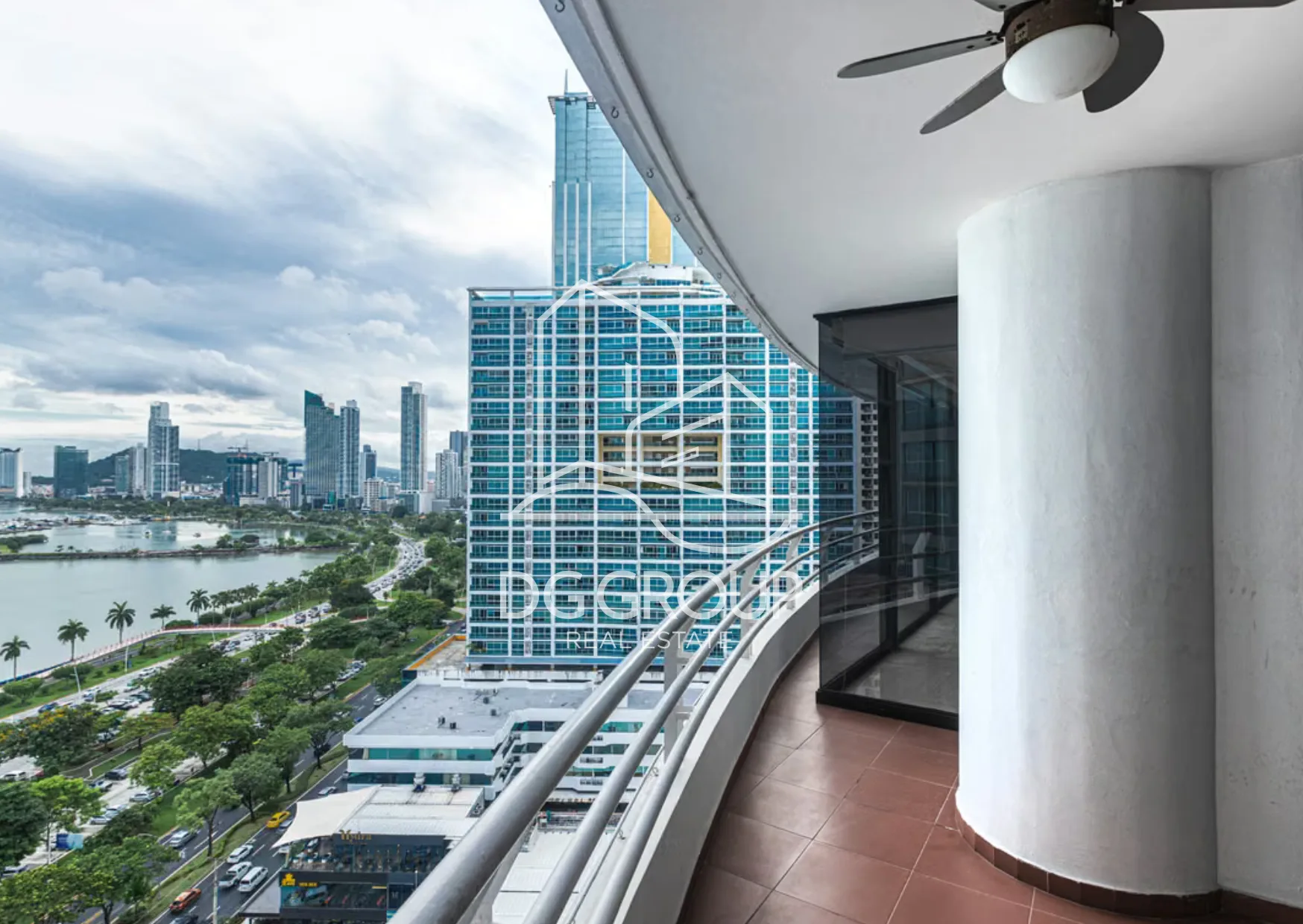 Venta de Apartamento PH Los Delfines  en Ciudad de Panamá – 280 m², 3 recámaras – foto 1 de 8