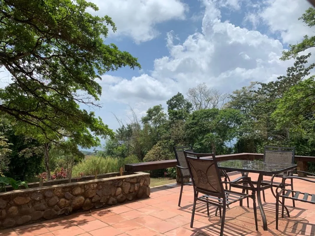 Venta de casa campestre en Altos de Cerro Azul en Ciudad de Panamá – 2500 m², 5 recámaras – foto 5 de 8