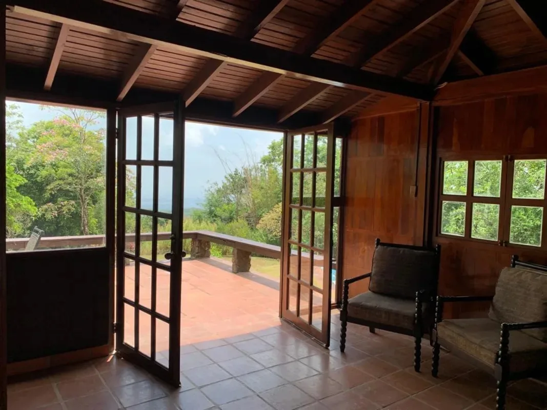 Venta de casa campestre en Altos de Cerro Azul en Ciudad de Panamá – 2500 m², 5 recámaras – foto 7 de 8
