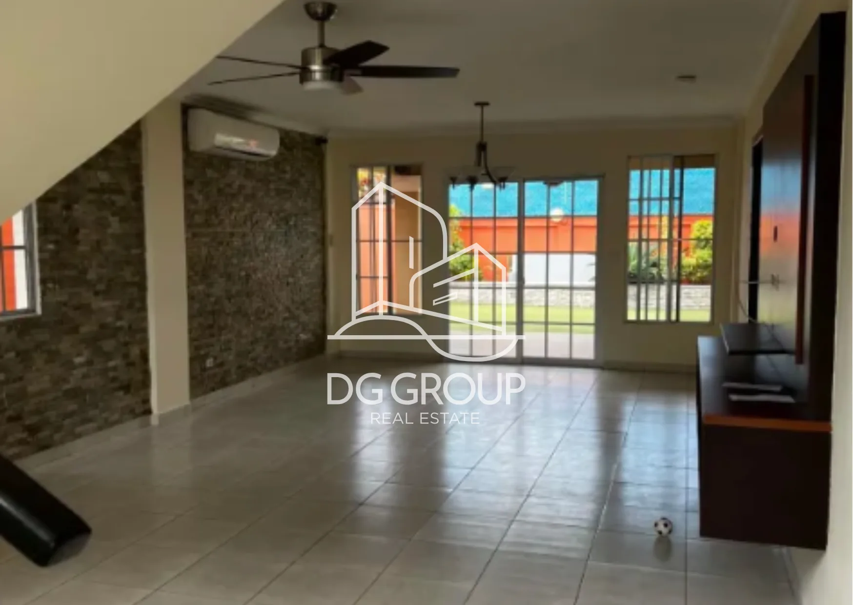 Venta de Casa en Campo Limberg en Ciudad de Panamá – 280 m², 3 recámaras – foto 2 de 8