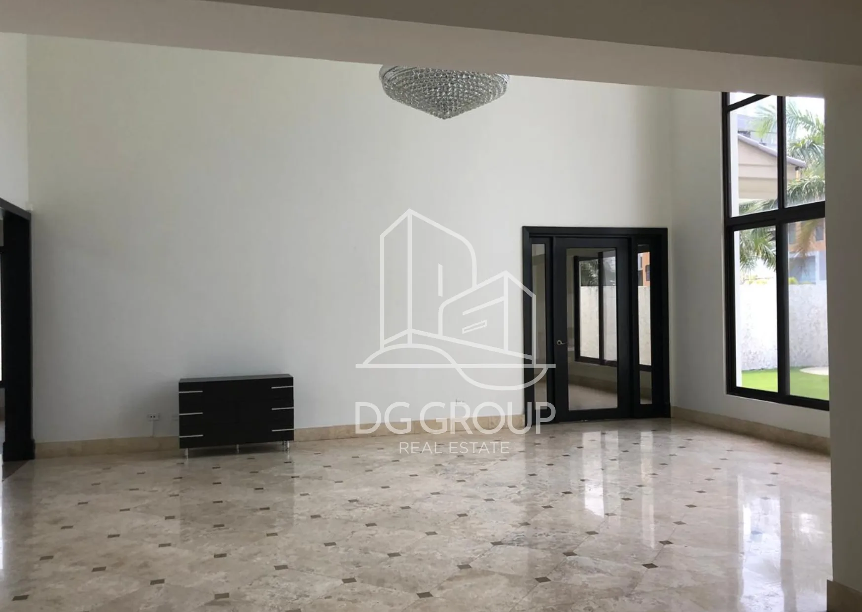 Venta de Casa en Costa del Este en Ciudad de Panamá – 1045 m², 4 recámaras – foto 8 de 8
