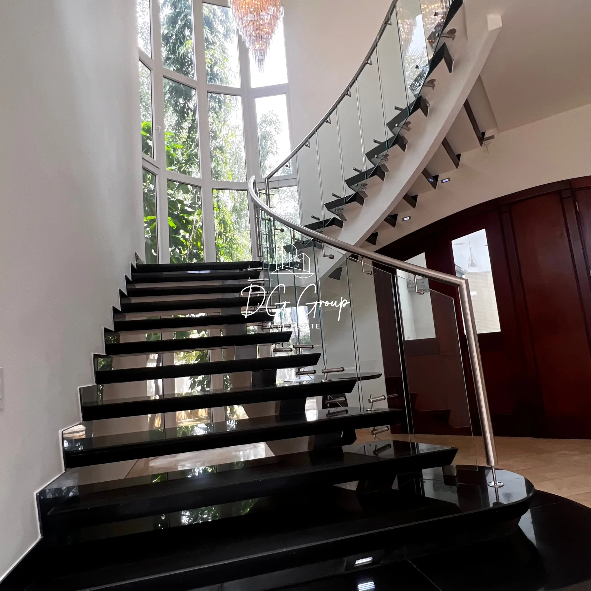 Venta de casa en Costa del Este Residencial Balmoral en Ciudad de Panamá – 1250 m², 4 recámaras – foto 3 de 6