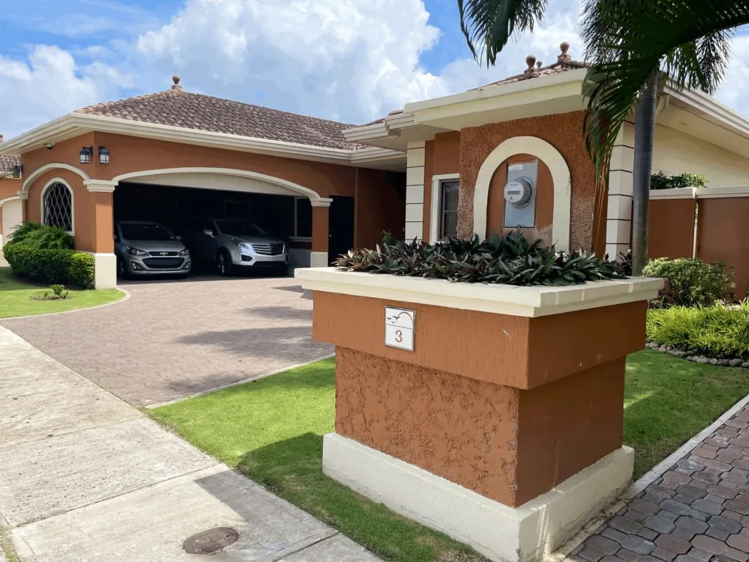 Venta de casa en Costa Sur Sunset Coast  en Ciudad de Panamá – 760 m², 4 recámaras – foto 2 de 8