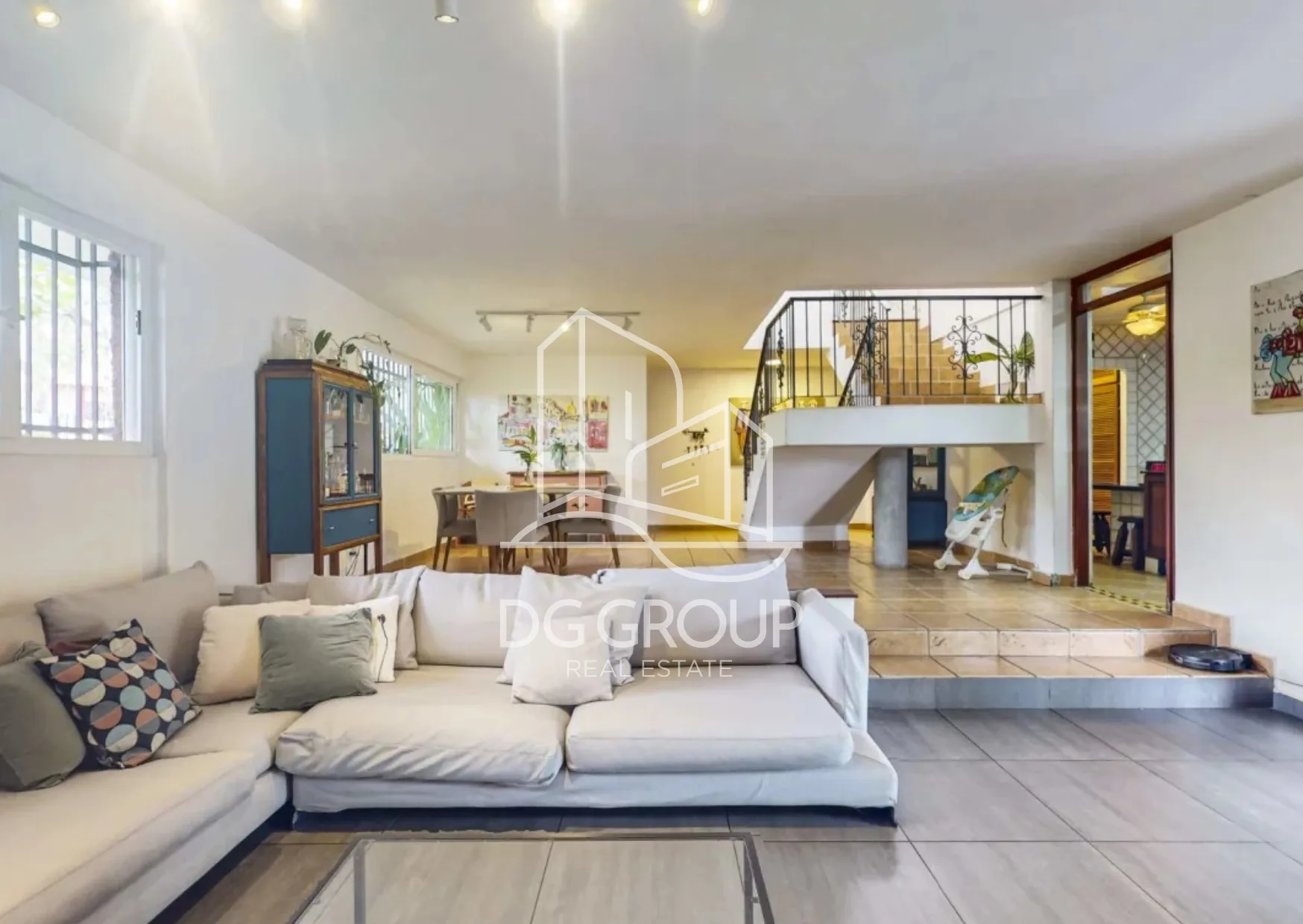 Venta de casa en El Carmen en Ciudad de Panamá – 684 m², 4 recámaras – foto 4 de 8