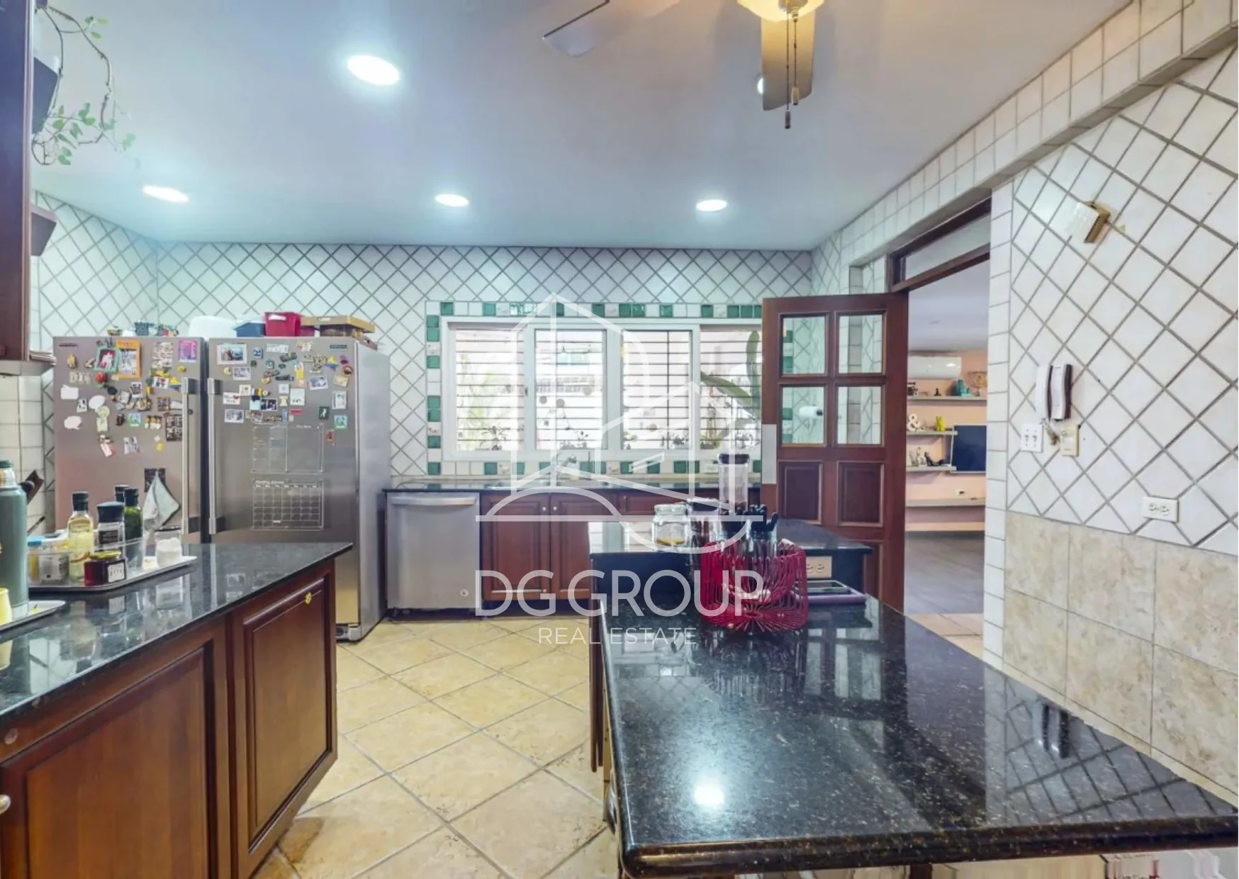 Venta de casa en El Carmen en Ciudad de Panamá – 684 m², 4 recámaras – foto 6 de 8