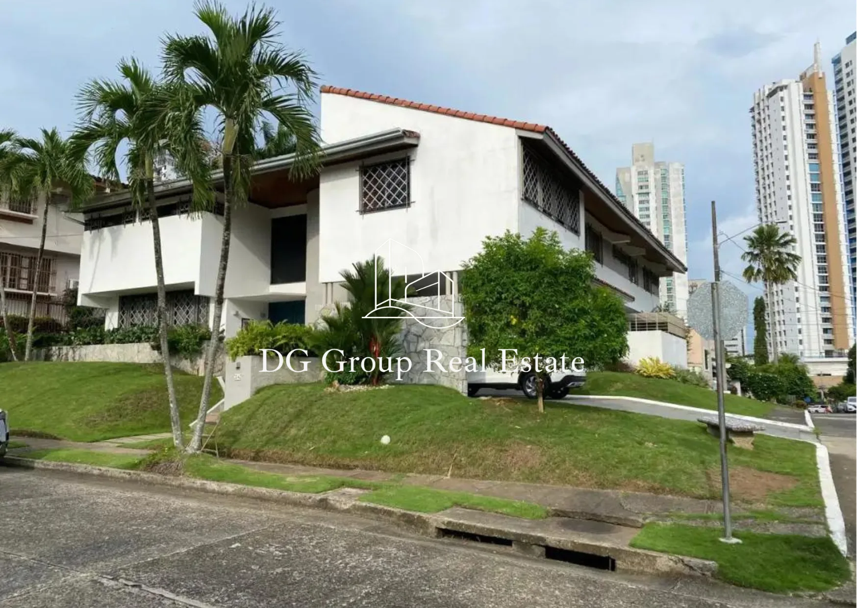 Venta de Casa en Loma alegre Altos del Golf en Ciudad de Panamá – 557 m², 4 recámaras – foto 1 de 8