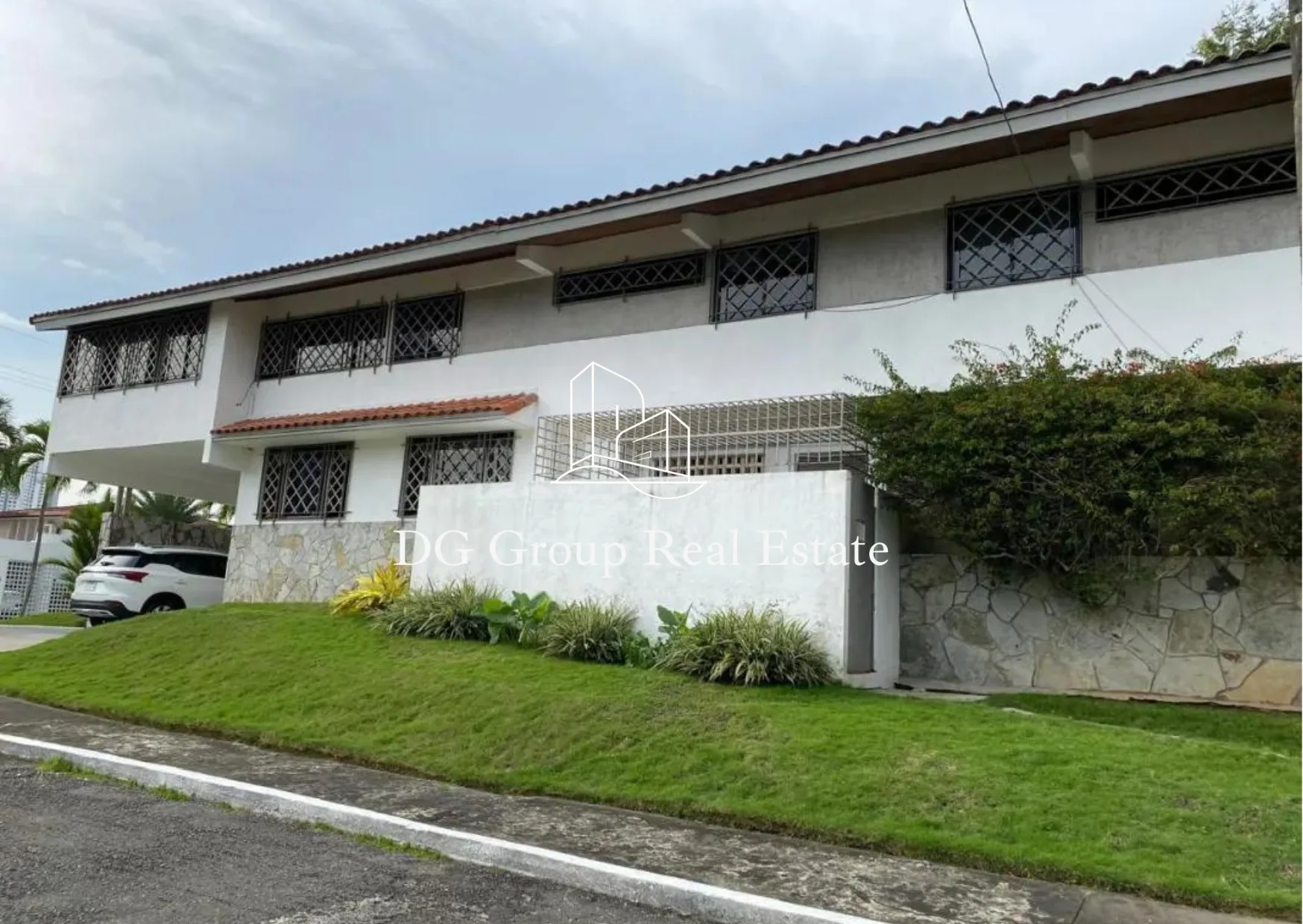 Venta de Casa en Loma alegre Altos del Golf en Ciudad de Panamá – 557 m², 4 recámaras – foto 2 de 8
