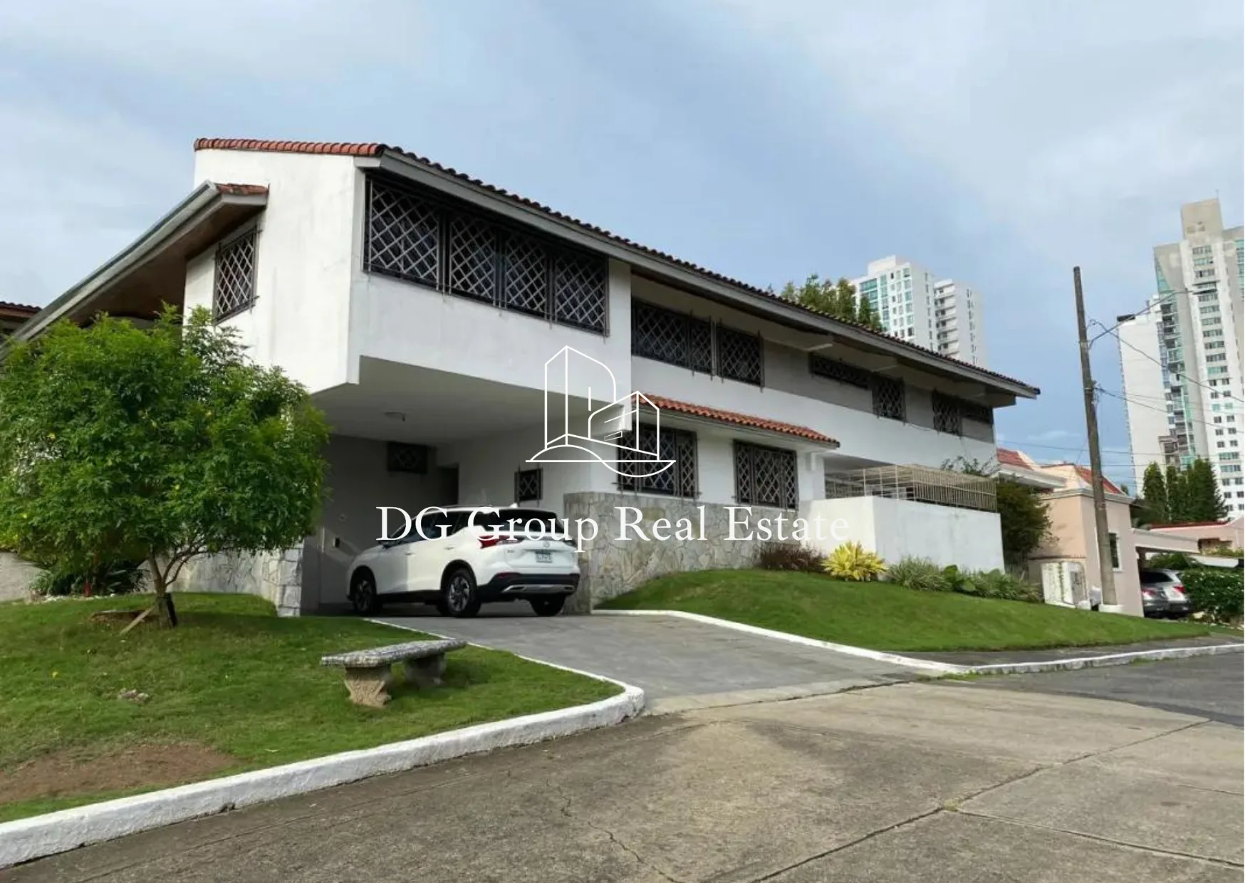 Venta de Casa en Loma alegre Altos del Golf en Ciudad de Panamá – 557 m², 4 recámaras – foto 3 de 8