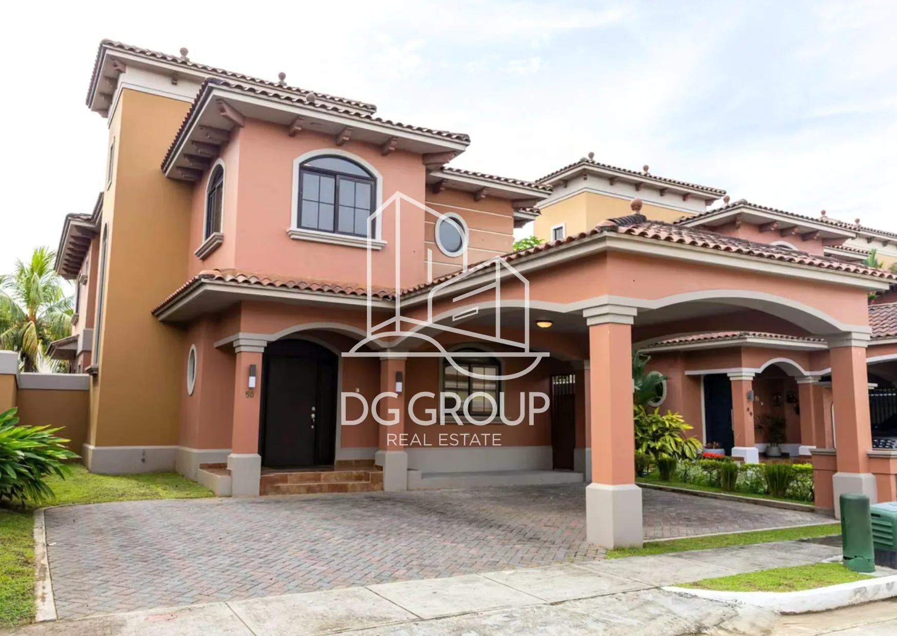 Venta de Casa en Residencial El Doral Costa Sur en Juan Díaz – 345 m², 4 recámaras – foto 1 de 8