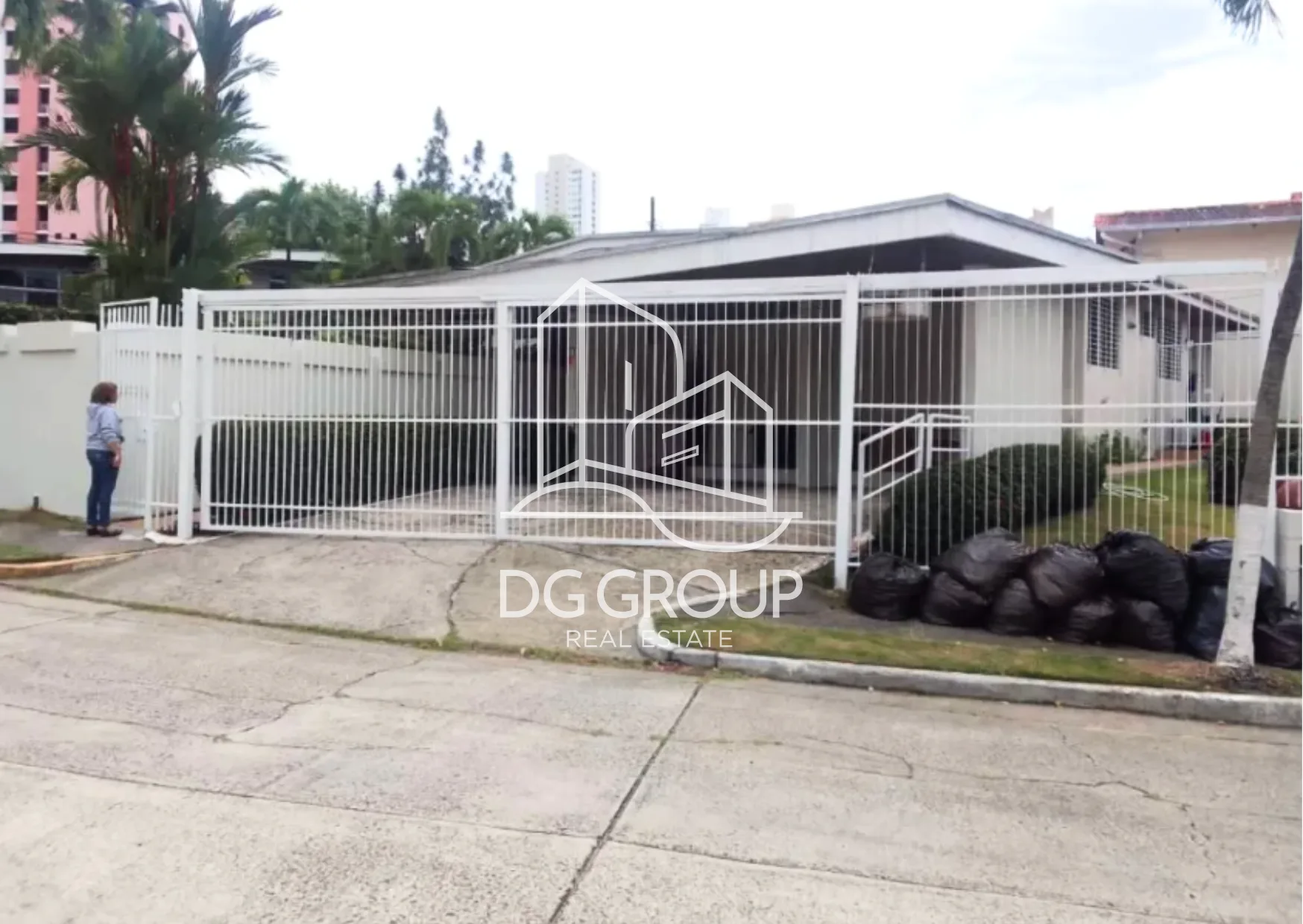 House for Sale on Vía Porras in Ciudad de Panamá – 540 m², 3 bedrooms – photo 1 of 8
