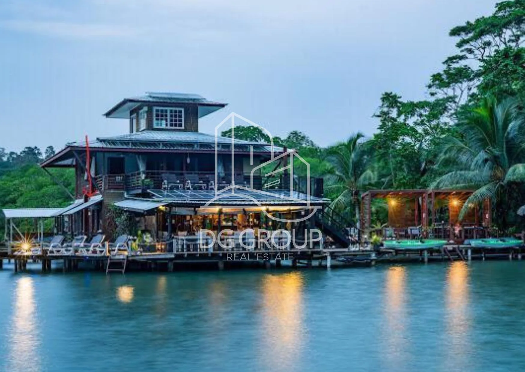 Oceanfront Hotel for Sale on Isla Bastimentos, Bocas del Toro in Bastimentos – 30000 m² – photo 1 of 8