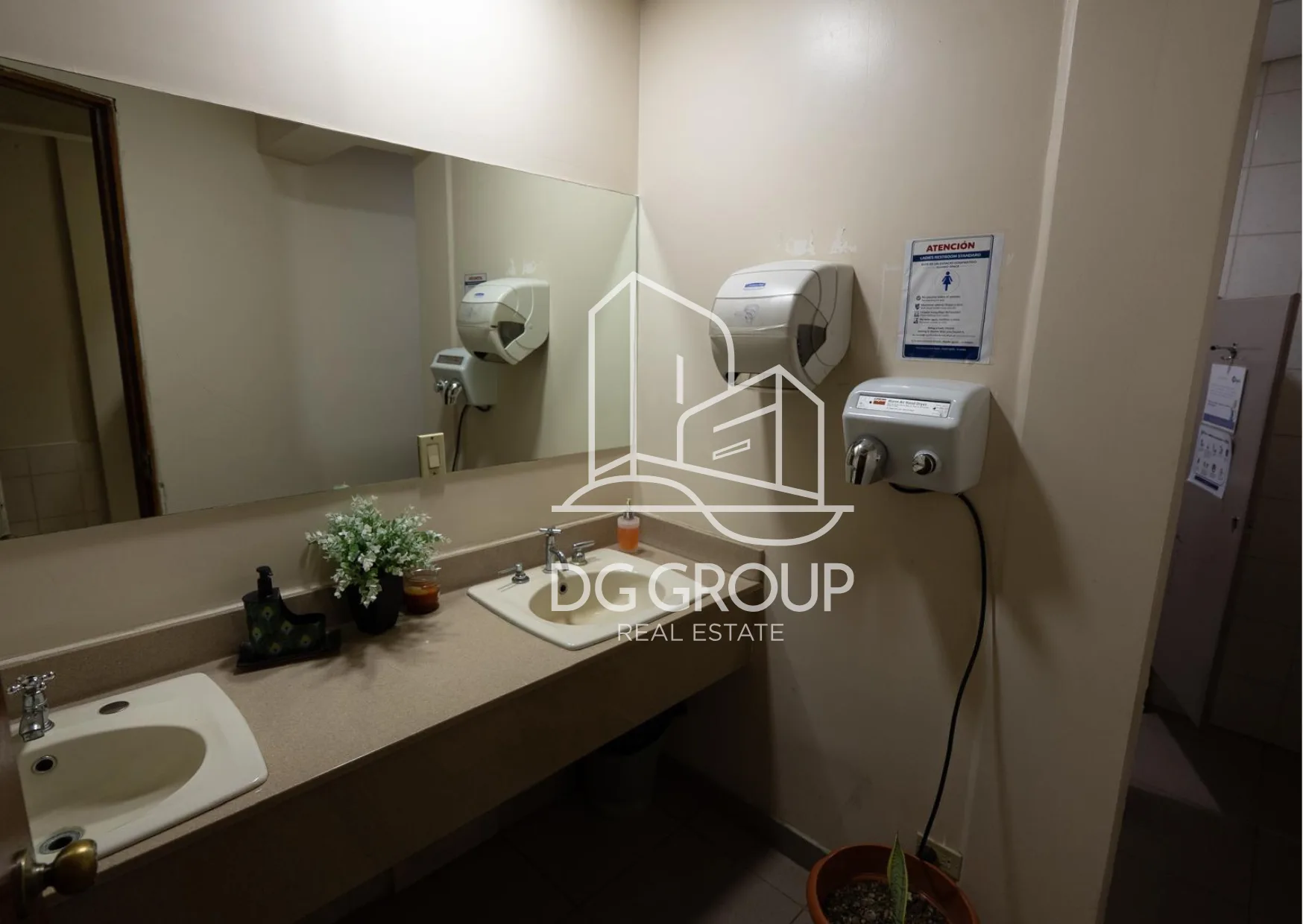 Venta de Oficinas  Plaza Banco General en Ciudad de Panamá – 335 m², 16 recámaras – foto 5 de 8