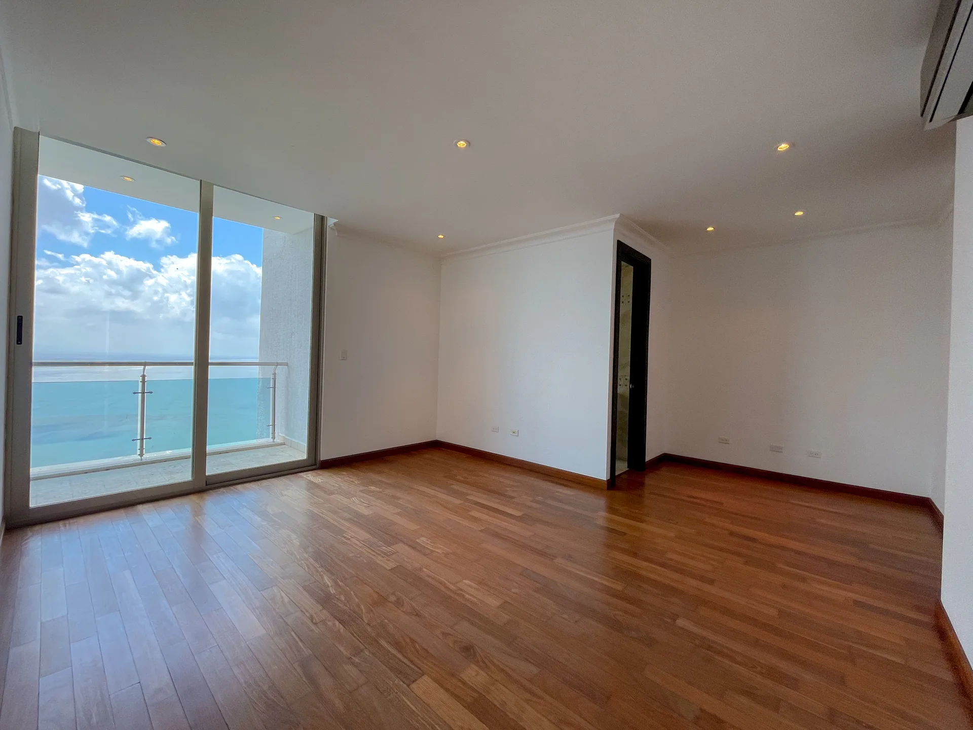 Venta de Penthouse en Punta Pacífica PH Aqualina  en Ciudad de Panamá – 746.76 m², 5 recámaras – foto 4 de 8