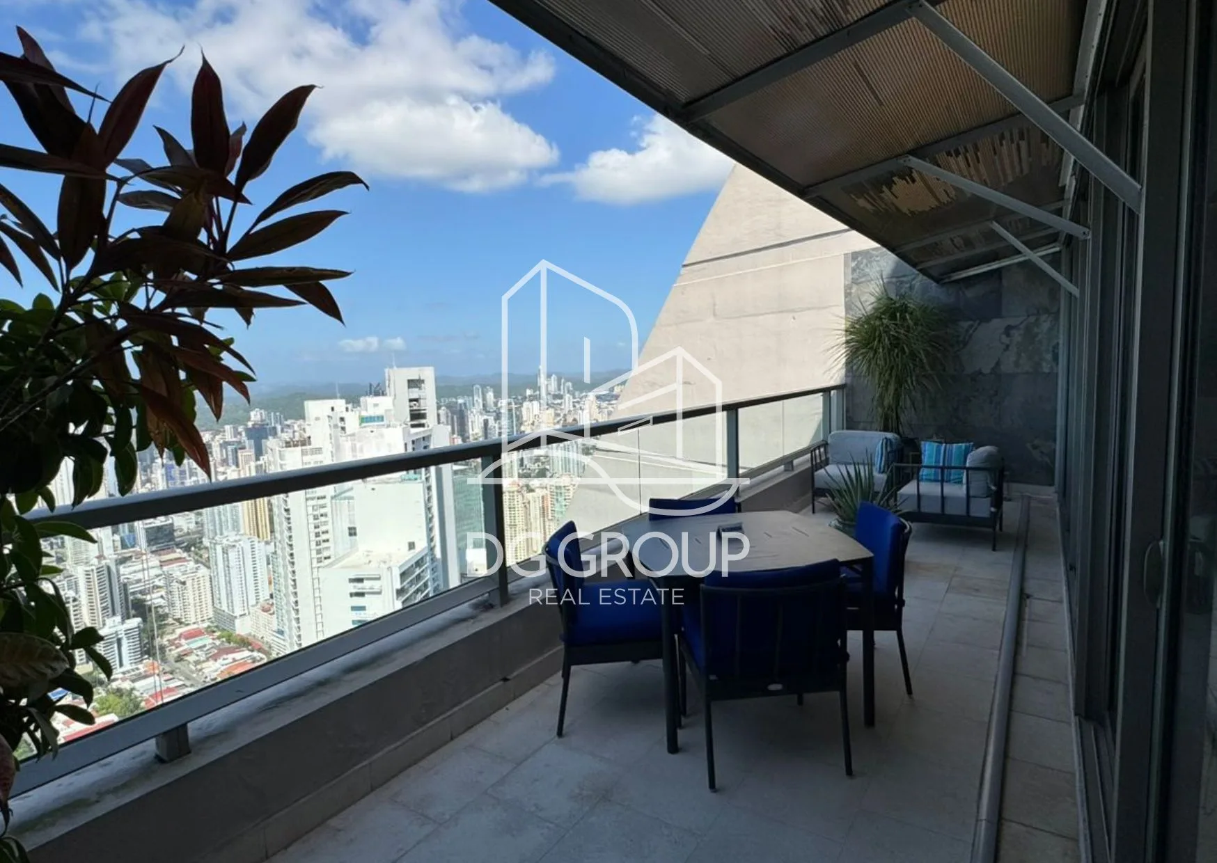 Penthouse for Sale in Punta Pacifica, PH Toc in Ciudad de Panamá – 3 bedrooms – photo 2 of 8